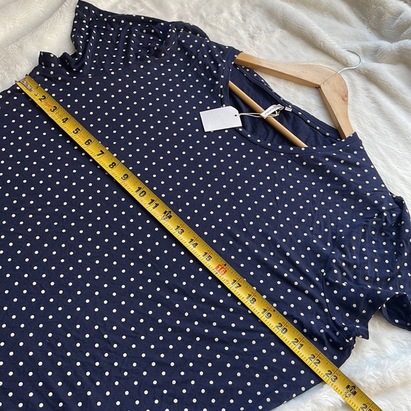 Banana Republic polka dots tee - Picture 9 of 9